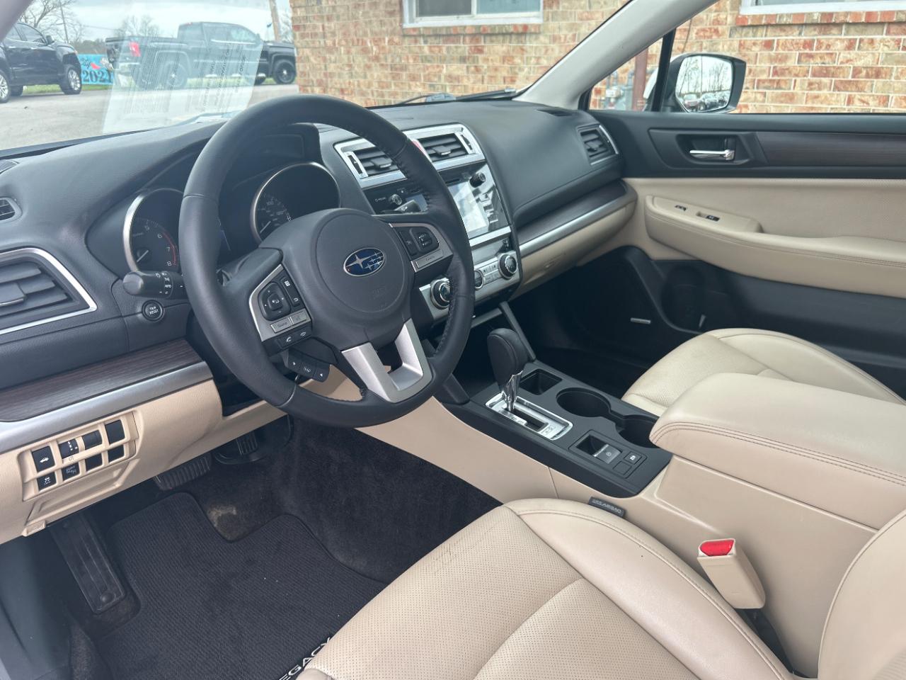 Subaru Legacy 4dr Sdn 2.5i Limited 2015