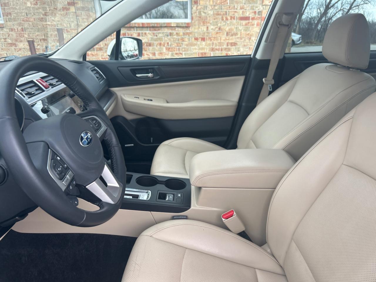 Subaru Legacy 4dr Sdn 2.5i Limited 2015