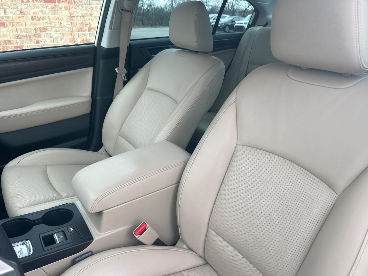 Subaru Legacy 4dr Sdn 2.5i Limited 2015