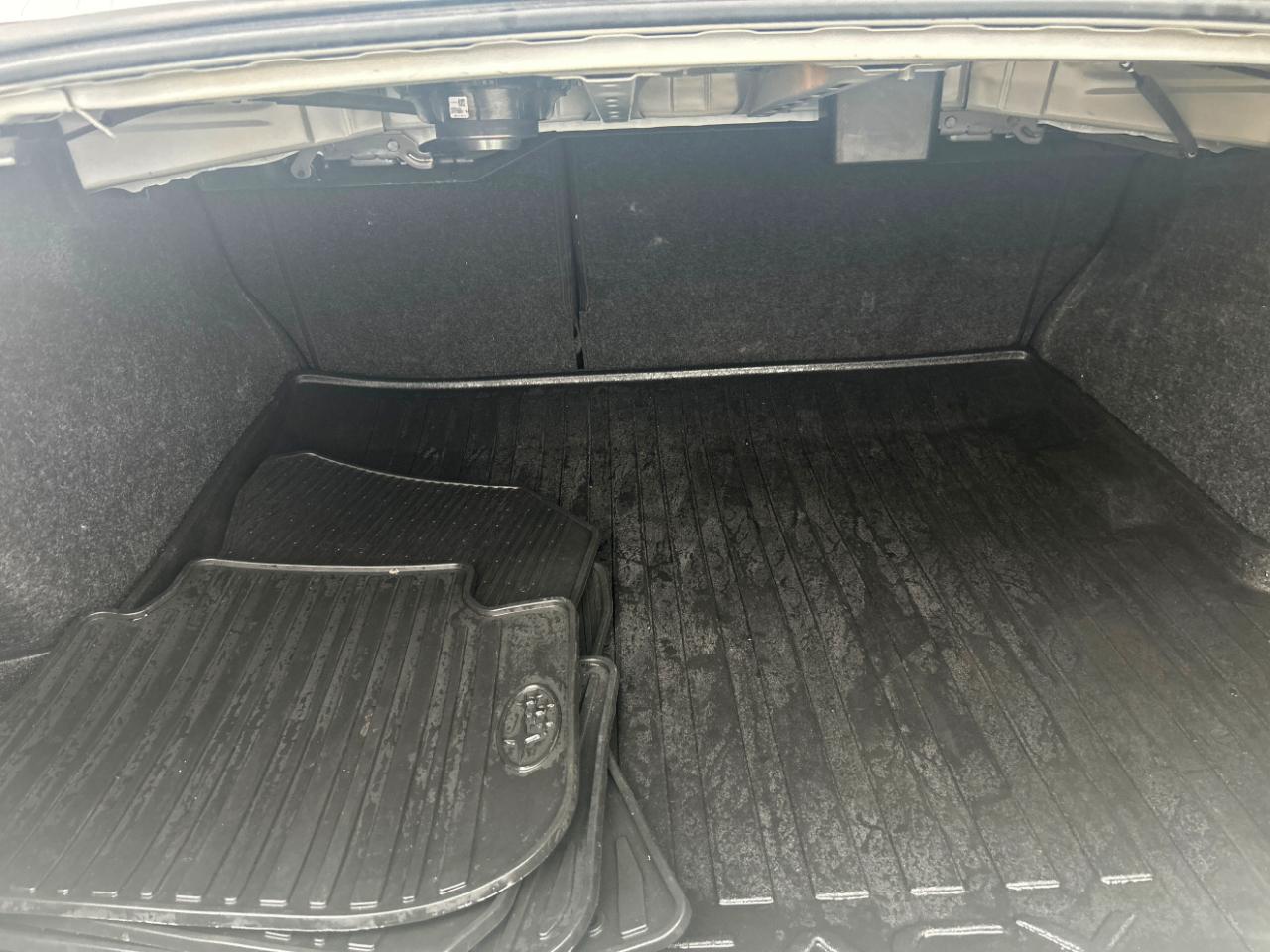 Subaru Legacy 4dr Sdn 2.5i Limited 2015