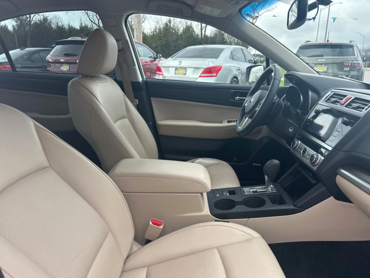 Subaru Legacy 4dr Sdn 2.5i Limited 2015