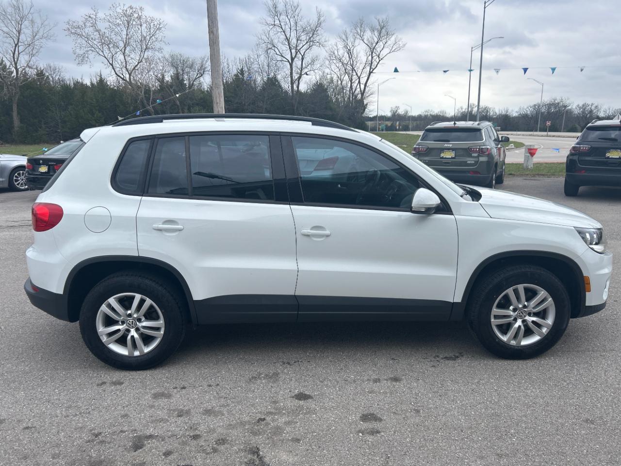 Volkswagen Tiguan 4MOTION 4dr Auto SEL 2016