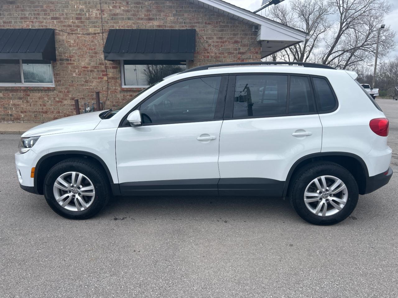 Volkswagen Tiguan 4MOTION 4dr Auto SEL 2016