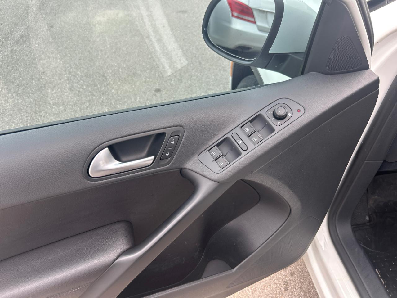 Volkswagen Tiguan 4MOTION 4dr Auto SEL 2016