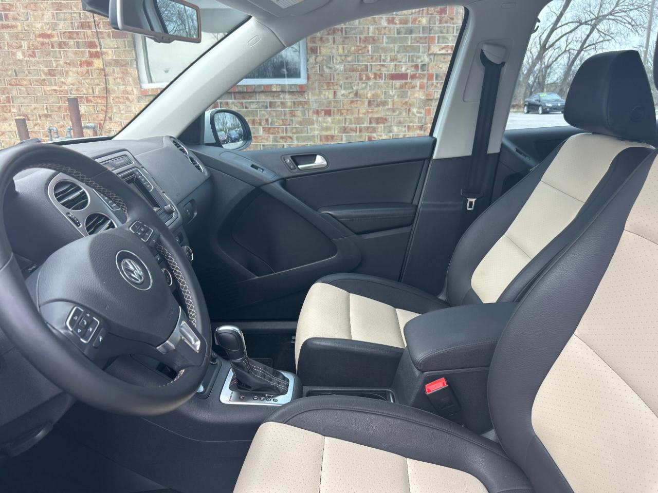 Volkswagen Tiguan 4MOTION 4dr Auto SEL 2016