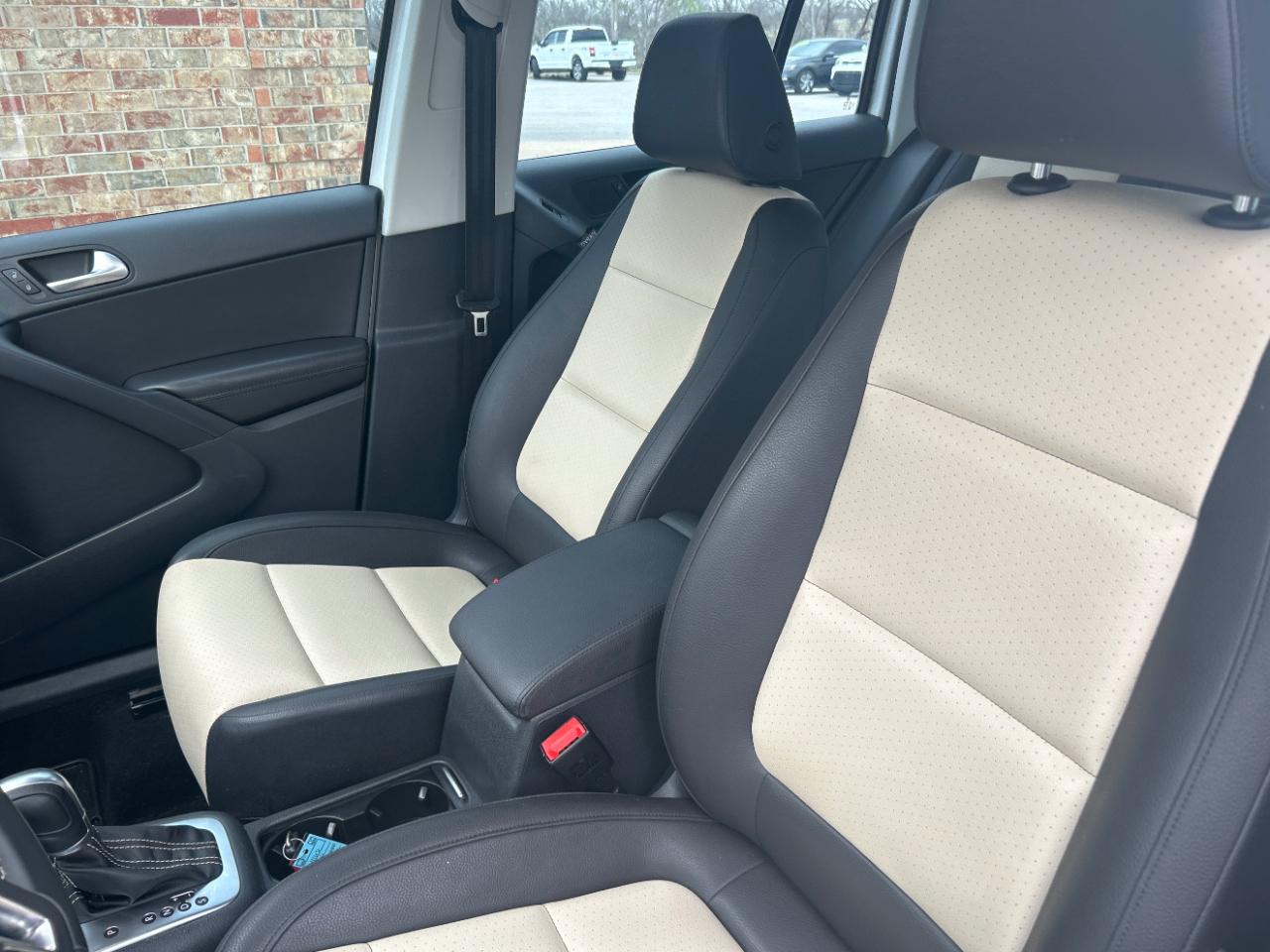 Volkswagen Tiguan 4MOTION 4dr Auto SEL 2016