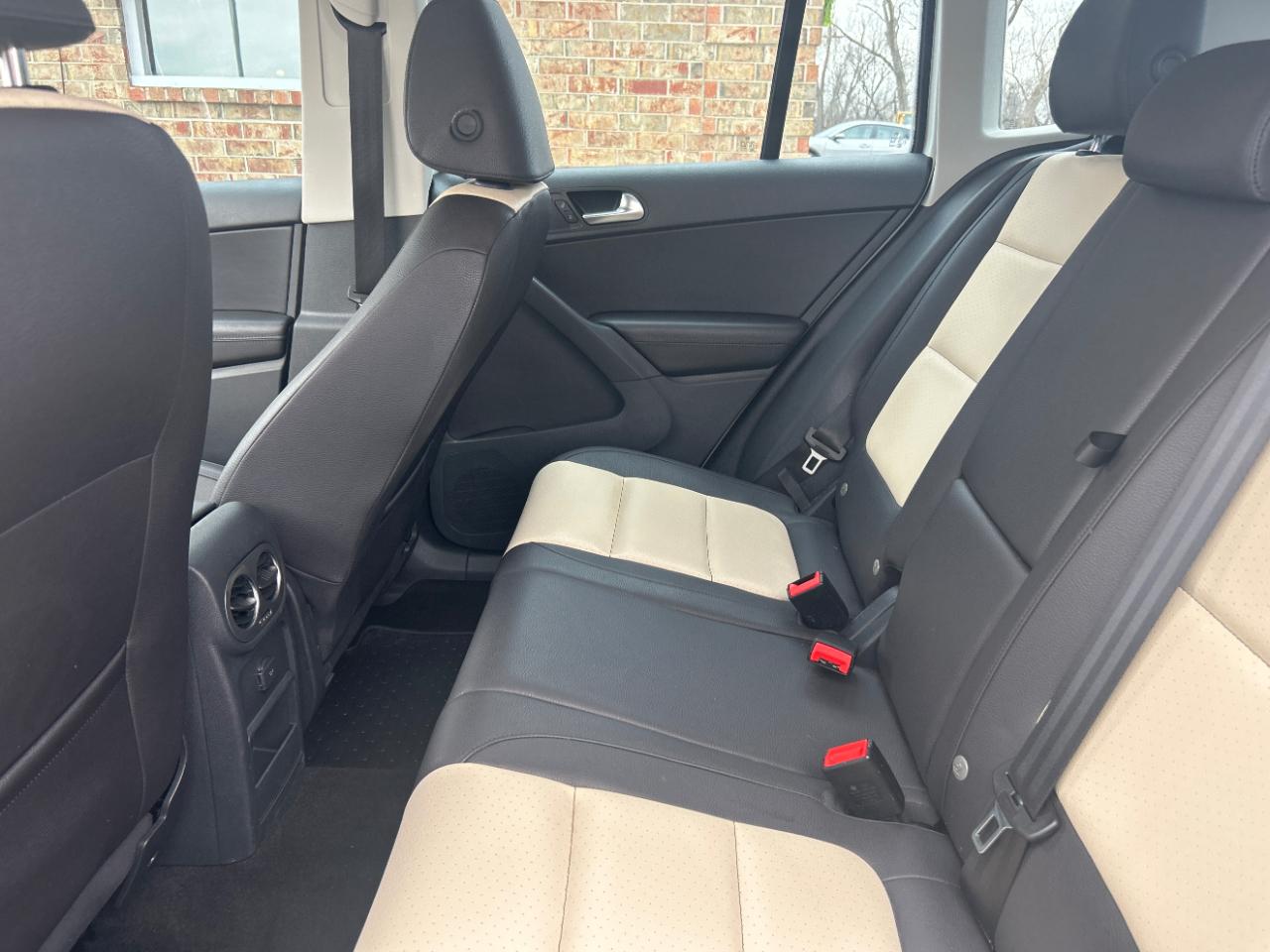 Volkswagen Tiguan 4MOTION 4dr Auto SEL 2016