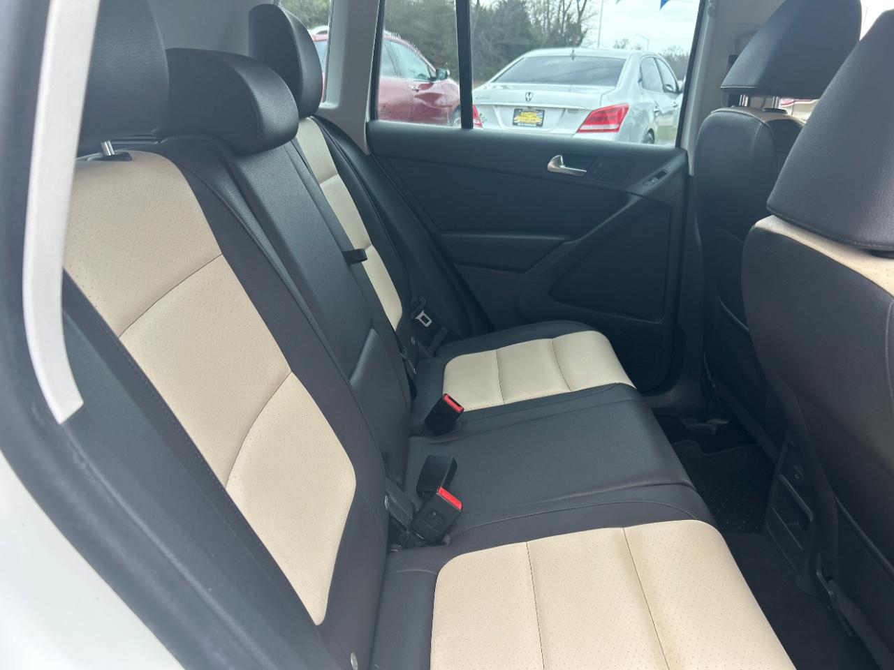 Volkswagen Tiguan 4MOTION 4dr Auto SEL 2016