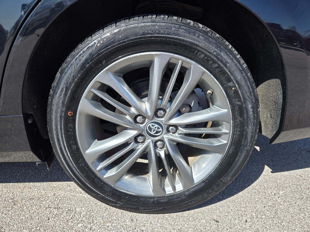 Toyota Camry XLE Auto (Natl) 2017