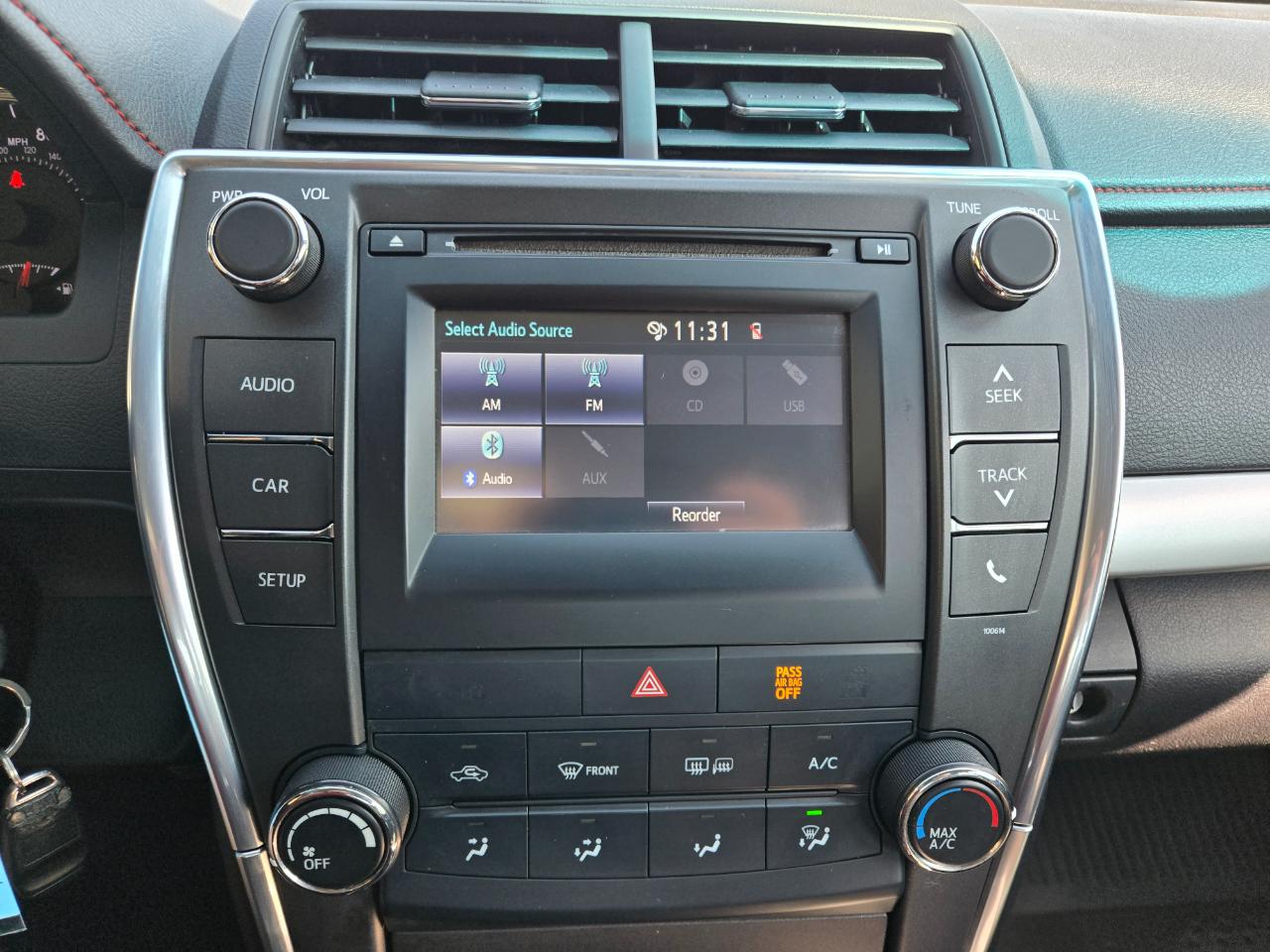 Toyota Camry XLE Auto (Natl) 2017