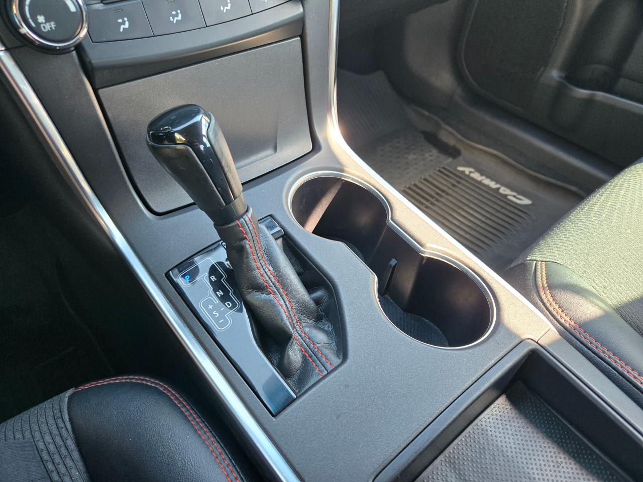 Toyota Camry XLE Auto (Natl) 2017