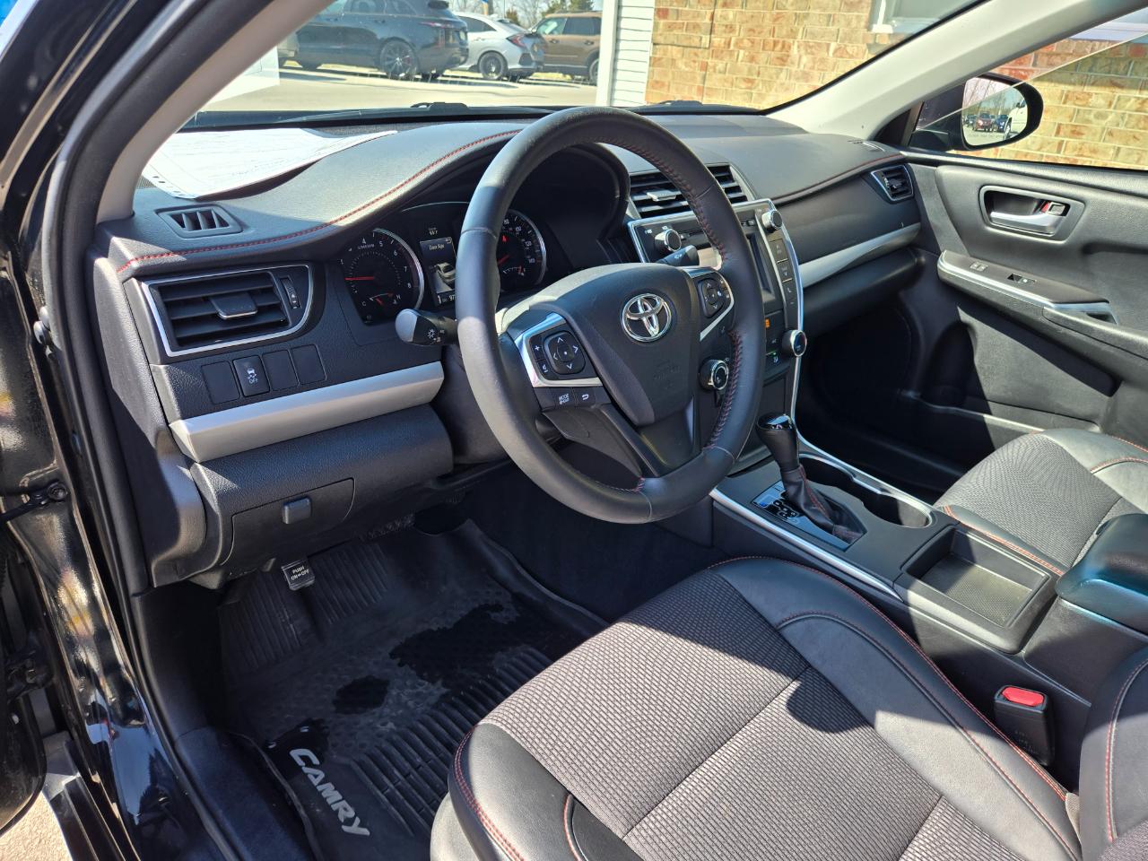 Toyota Camry XLE Auto (Natl) 2017