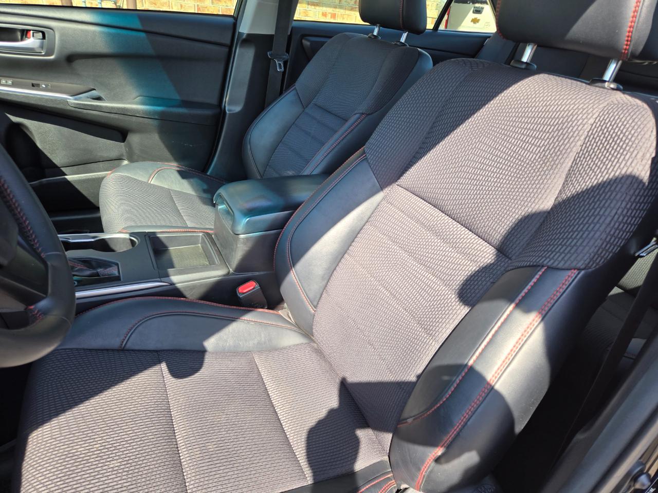 Toyota Camry XLE Auto (Natl) 2017