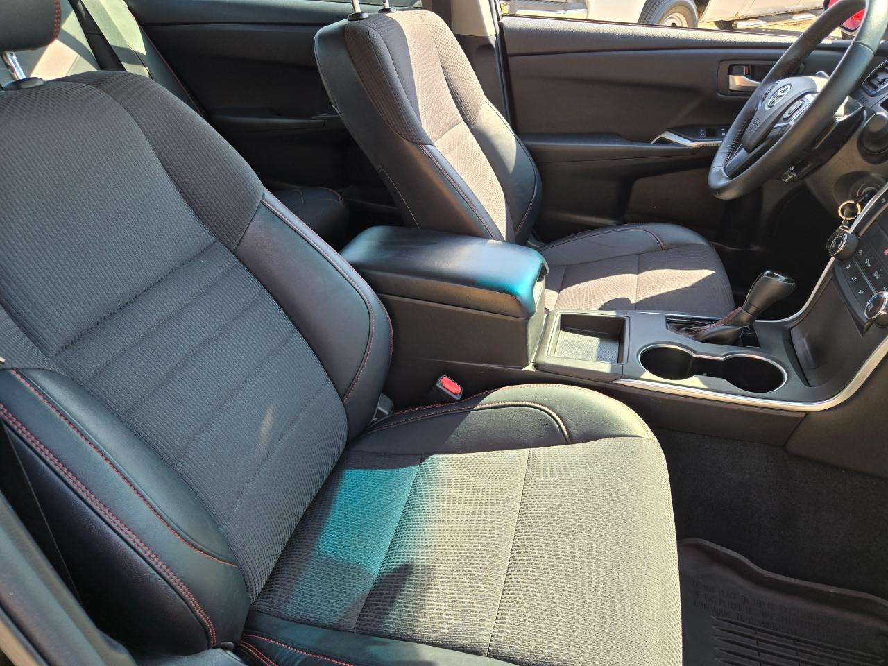 Toyota Camry XLE Auto (Natl) 2017