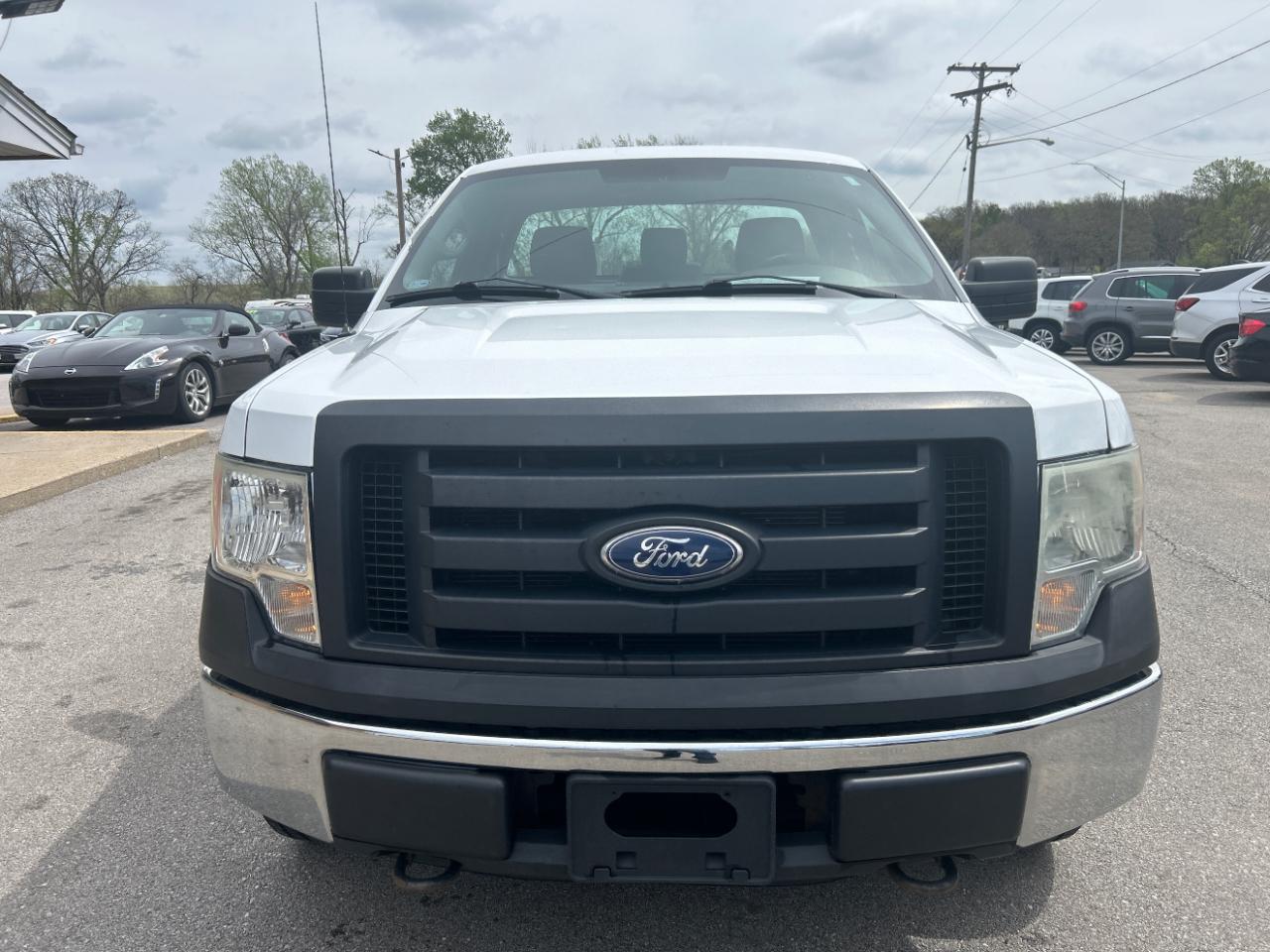 Ford F-150 4WD Reg Cab 126" XL 2011
