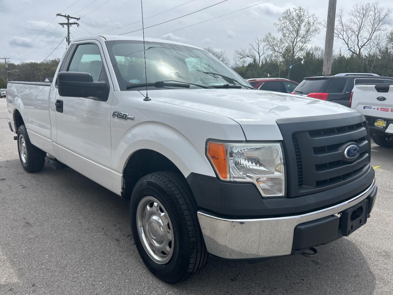 Ford F-150 4WD Reg Cab 126" XL 2011