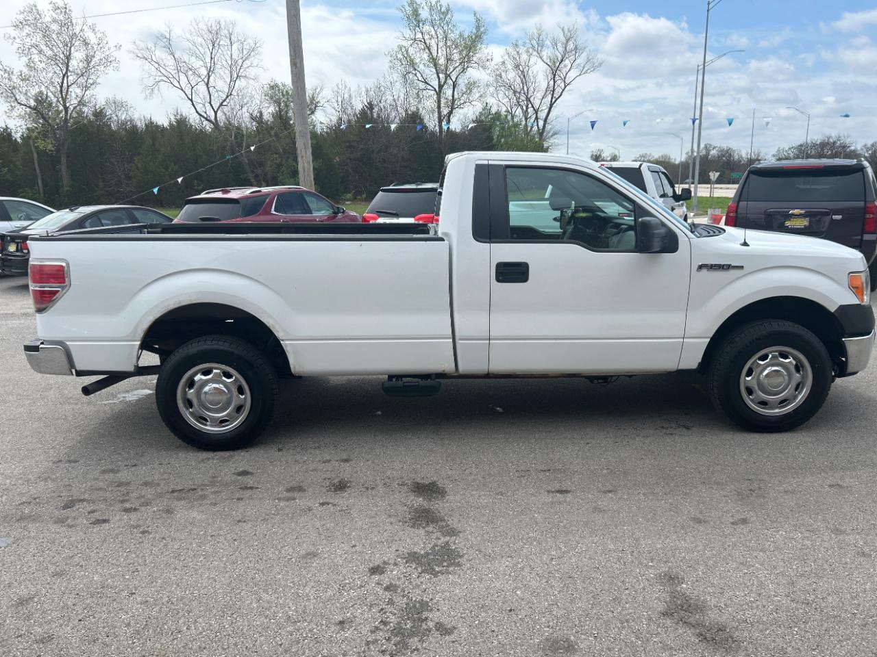 Ford F-150 4WD Reg Cab 126" XL 2011