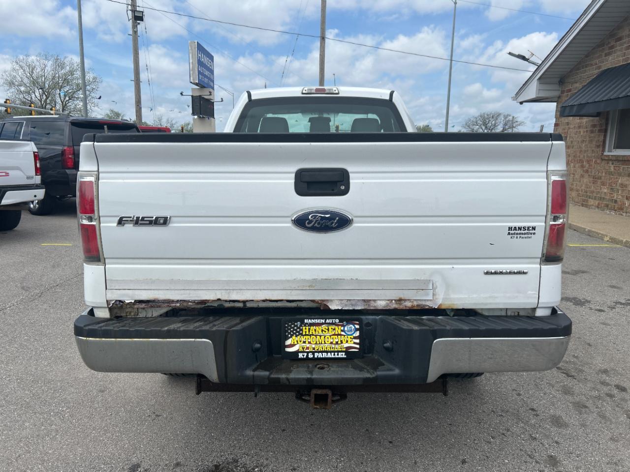 Ford F-150 4WD Reg Cab 126" XL 2011