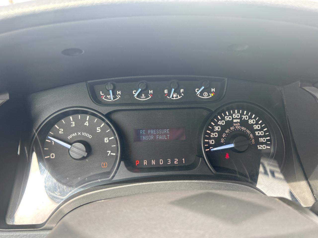 Ford F-150 4WD Reg Cab 126" XL 2011