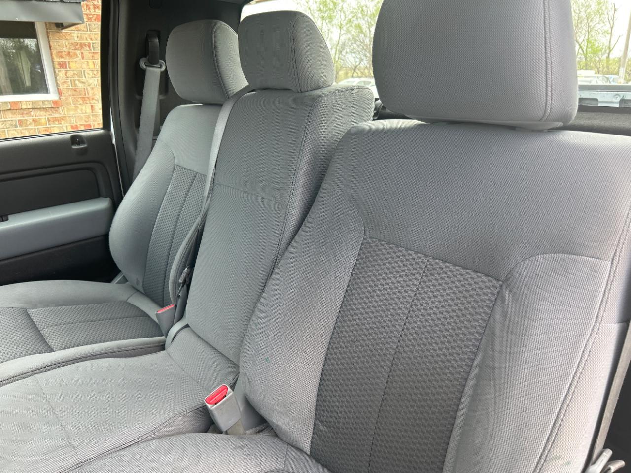 Ford F-150 4WD Reg Cab 126" XL 2011