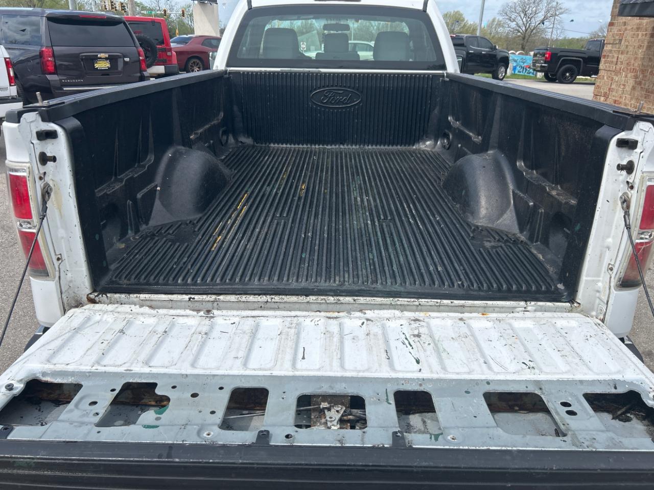 Ford F-150 4WD Reg Cab 126" XL 2011