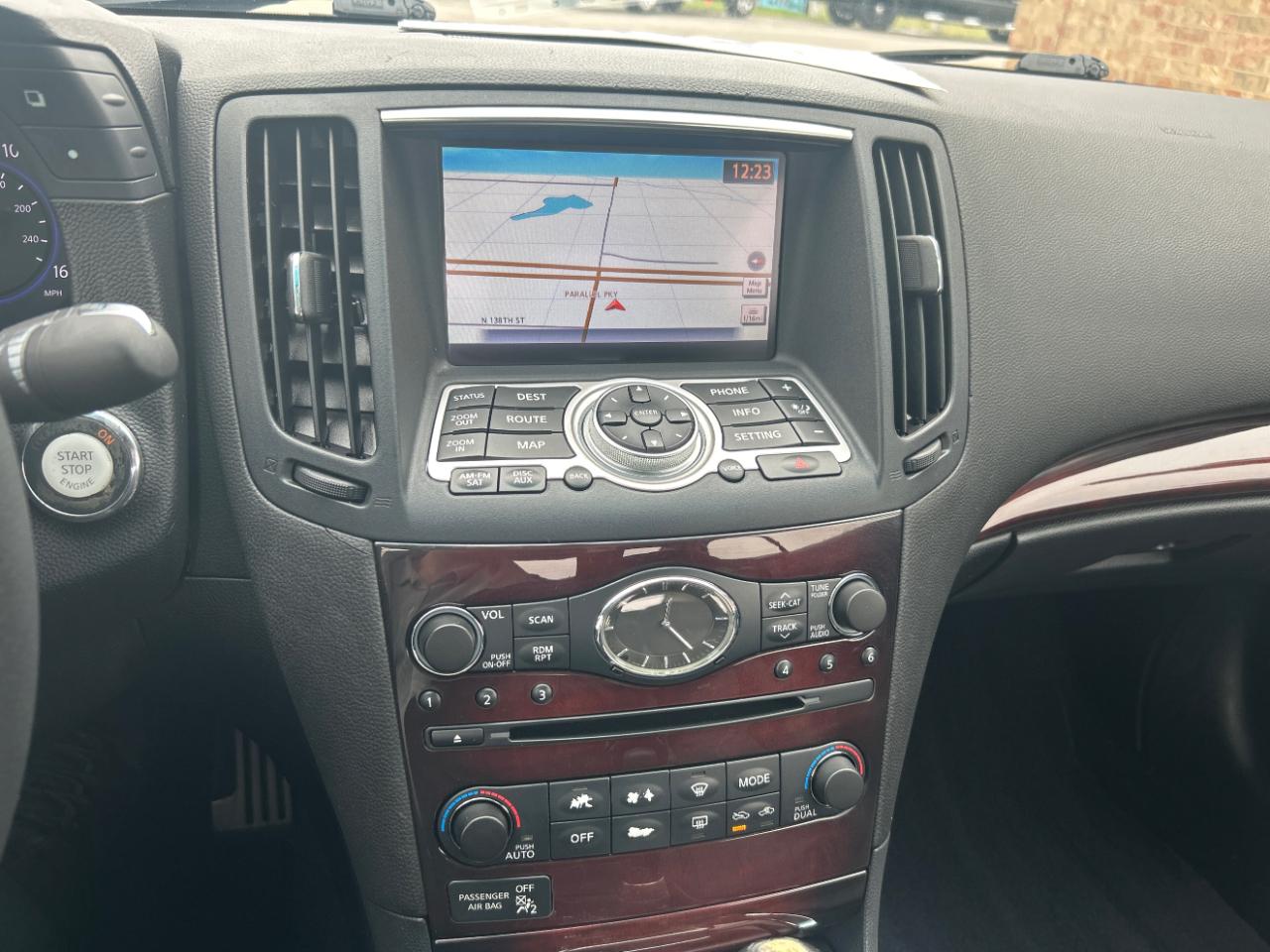 Infiniti G37 Convertible 2dr Base 2010