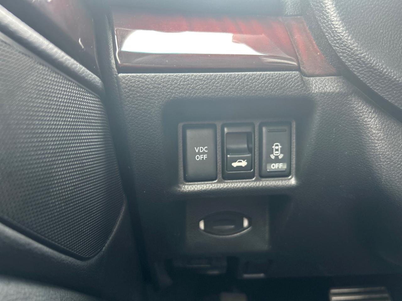 Infiniti G37 Convertible 2dr Base 2010