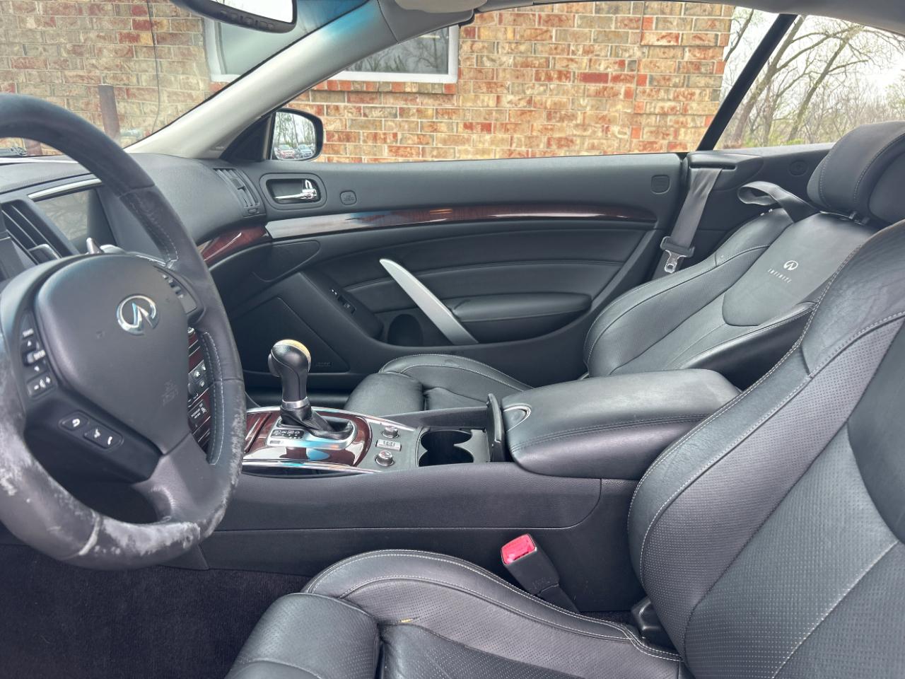 Infiniti G37 Convertible 2dr Base 2010