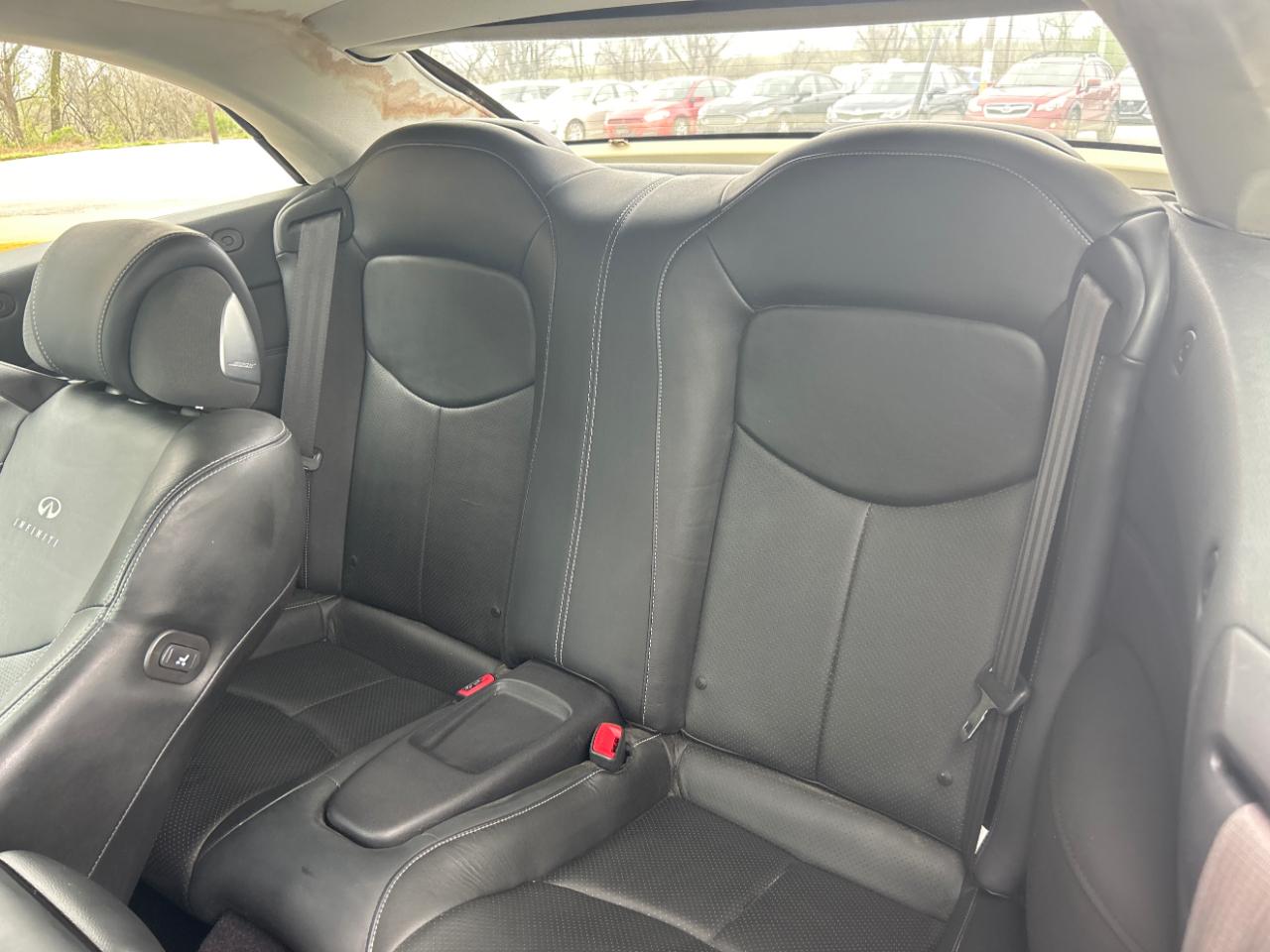 Infiniti G37 Convertible 2dr Base 2010