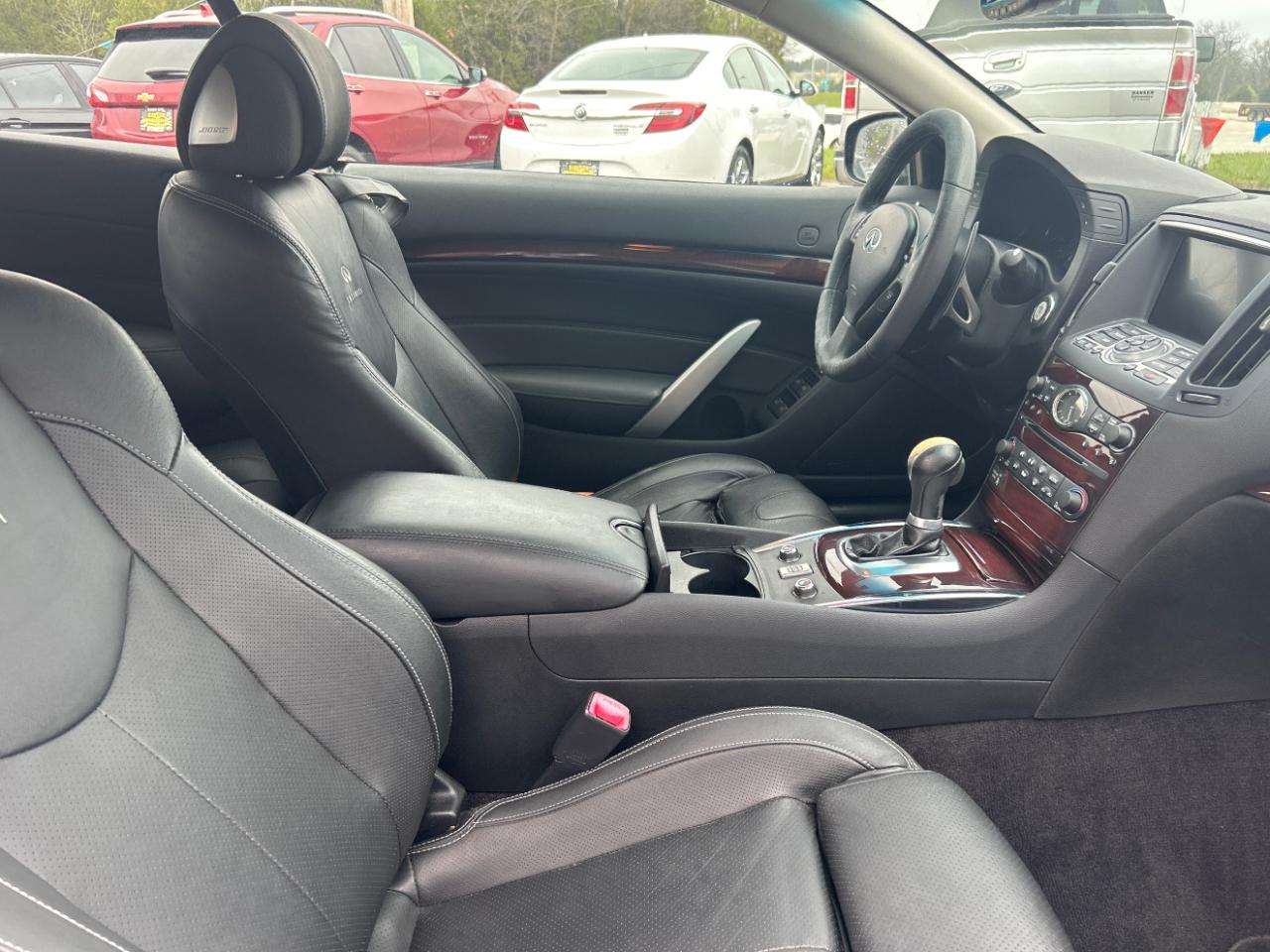 Infiniti G37 Convertible 2dr Base 2010