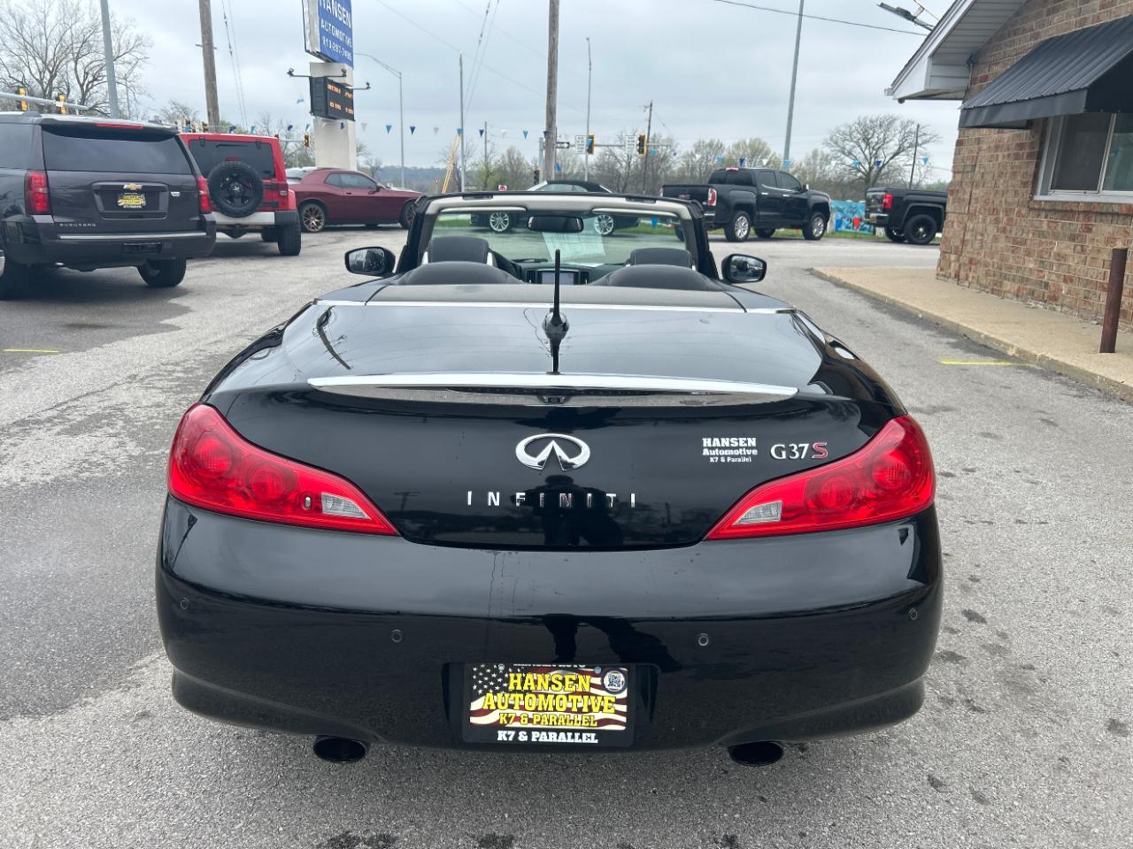 Infiniti G37 Convertible 2dr Base 2010