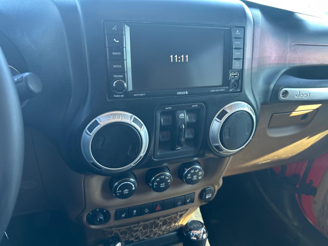 Jeep Wrangler Unlimited 4WD 4dr Sahara 2014