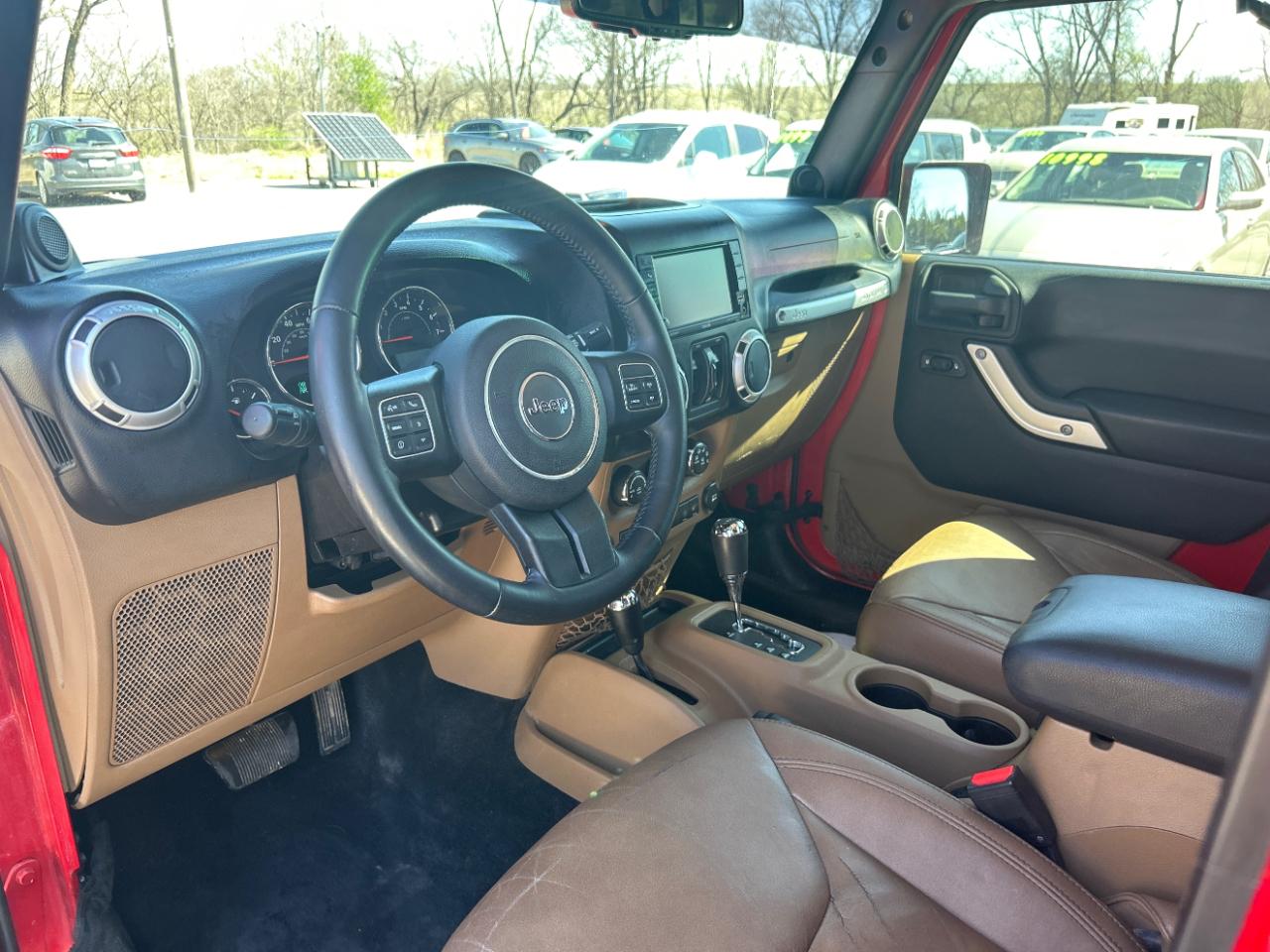 Jeep Wrangler Unlimited 4WD 4dr Sahara 2014