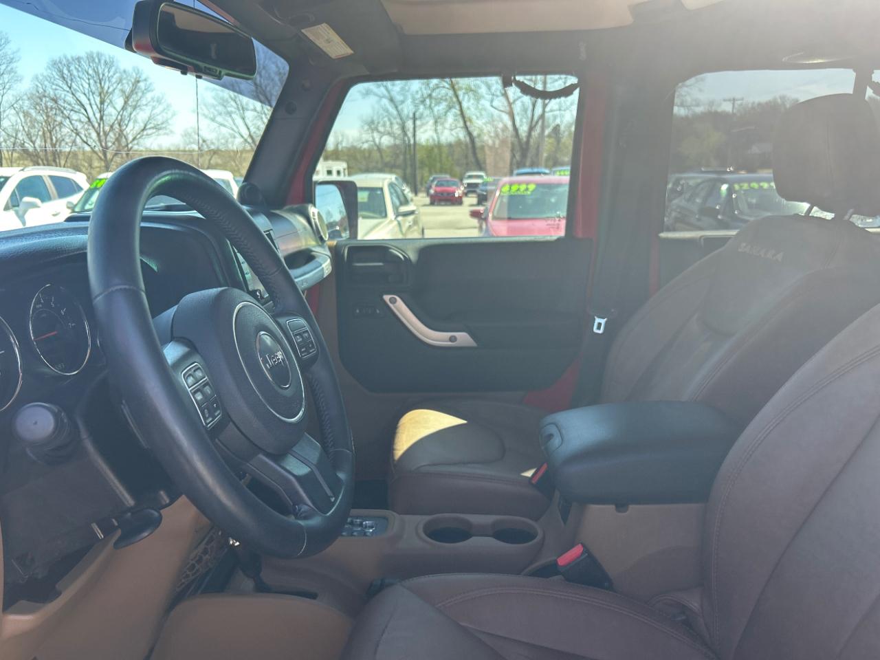 Jeep Wrangler Unlimited 4WD 4dr Sahara 2014