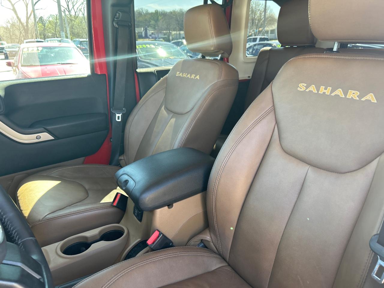 Jeep Wrangler Unlimited 4WD 4dr Sahara 2014