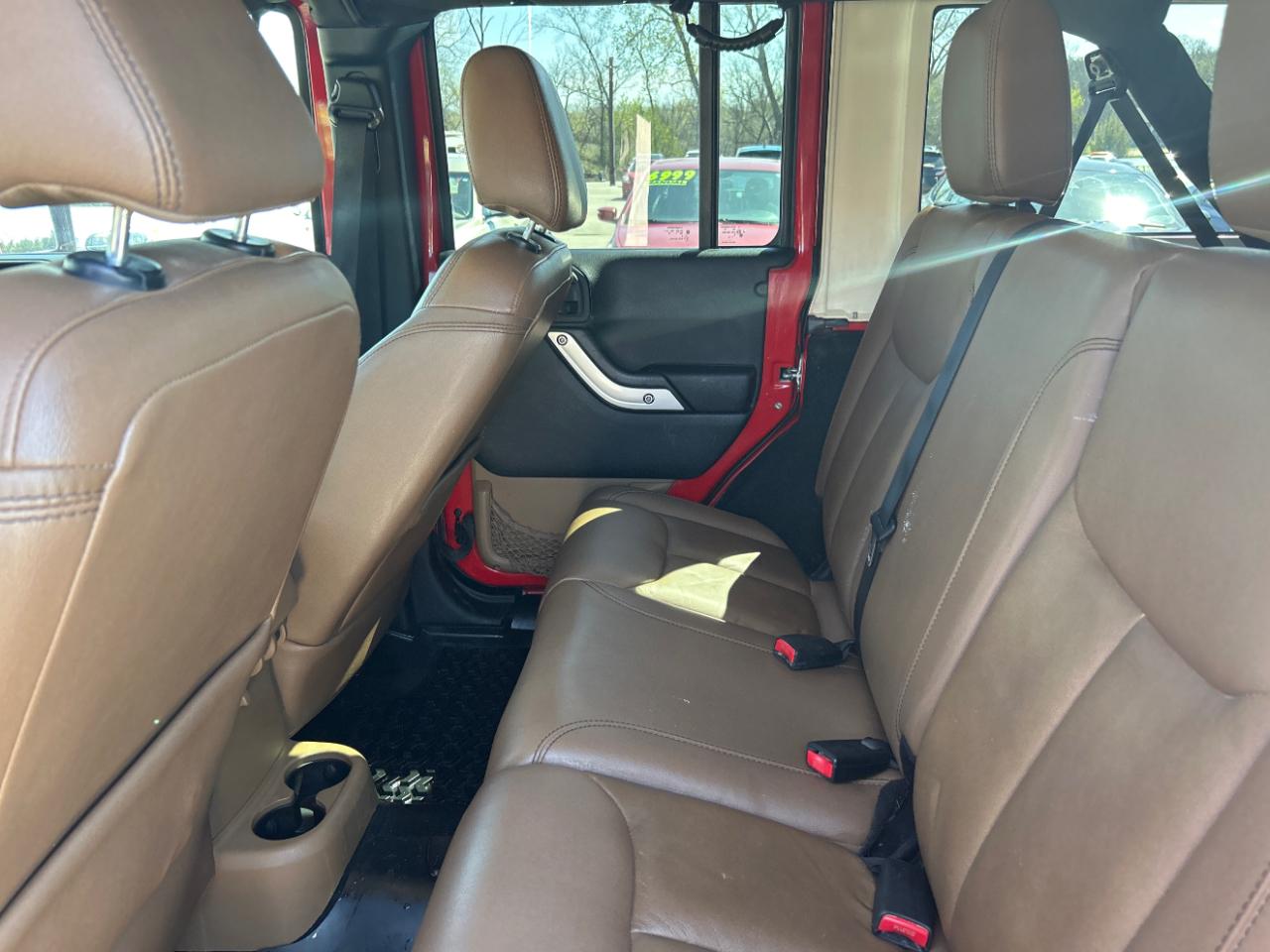 Jeep Wrangler Unlimited 4WD 4dr Sahara 2014