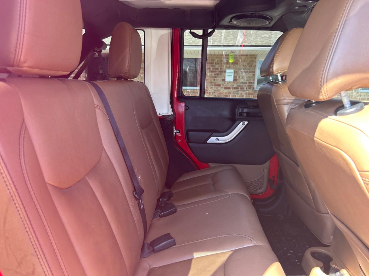 Jeep Wrangler Unlimited 4WD 4dr Sahara 2014