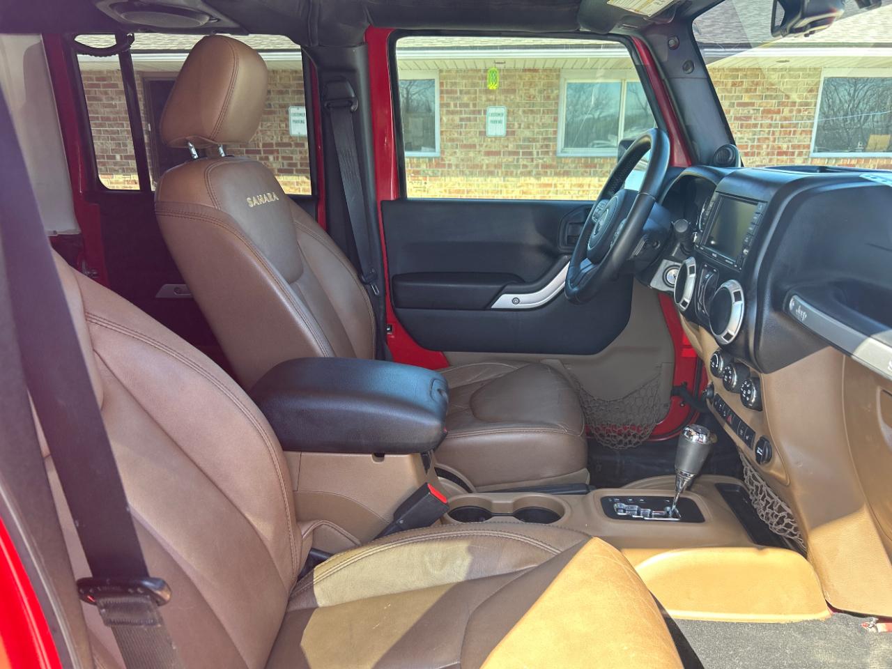 Jeep Wrangler Unlimited 4WD 4dr Sahara 2014