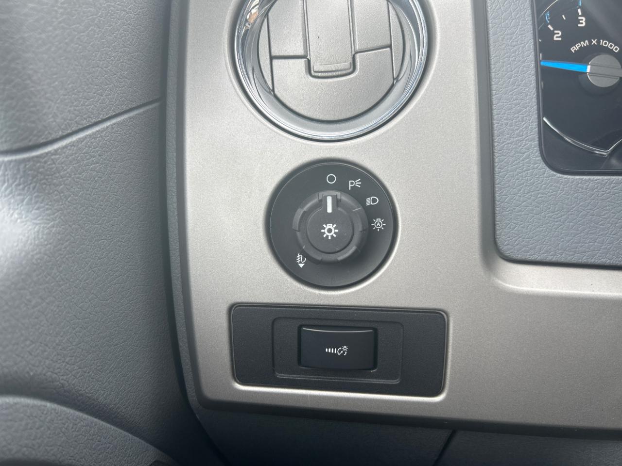 Ford F-150 4WD SuperCrew 145" XL 2013