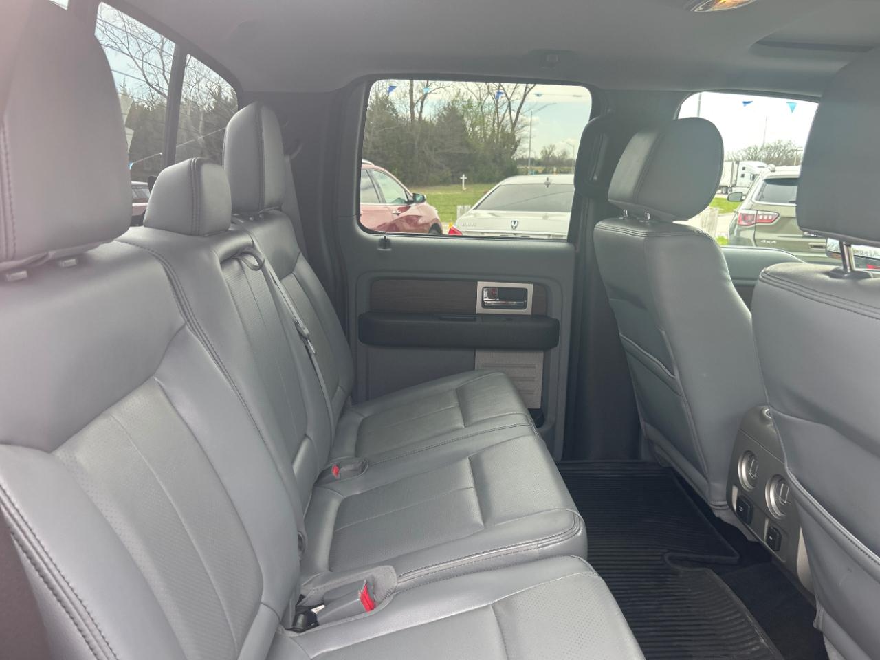 Ford F-150 4WD SuperCrew 145" XL 2013