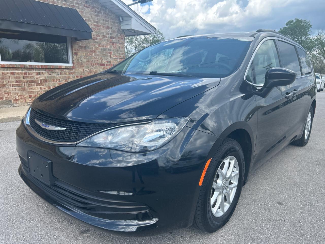 2020 Chrysler Voyager LXI FWD
