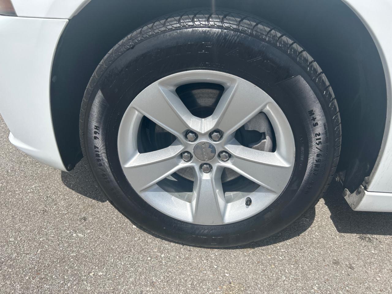 Dodge Charger 4dr Sdn SE RWD 2014