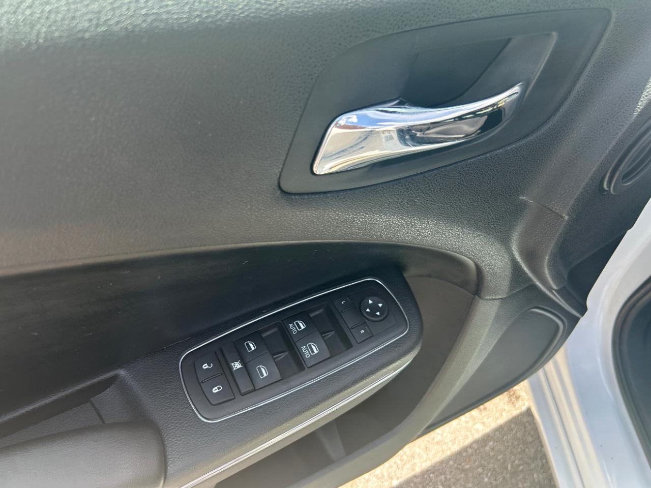 Dodge Charger 4dr Sdn SE RWD 2014