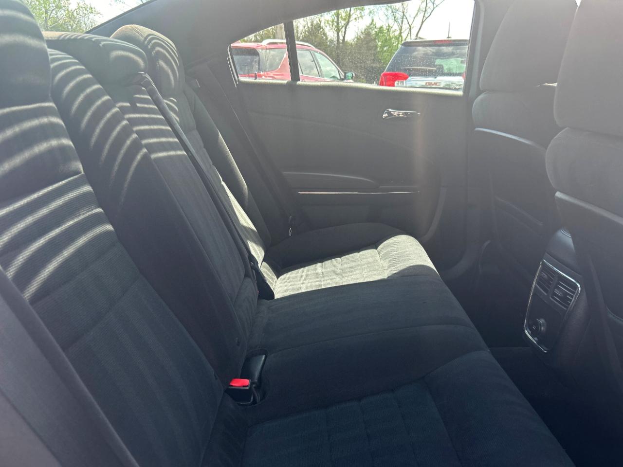 Dodge Charger 4dr Sdn SE RWD 2014