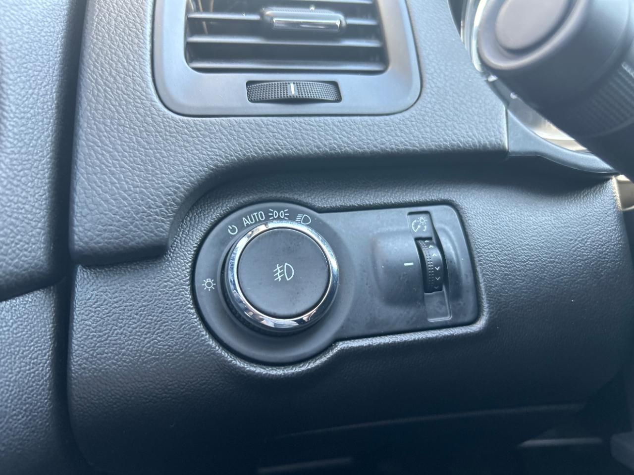 Buick Regal 4dr Sdn Premium I FWD 2014