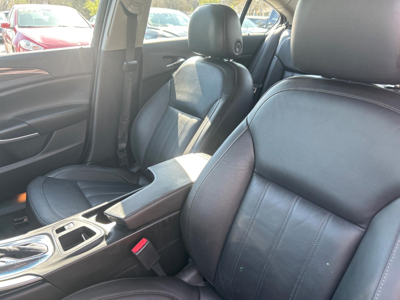 Buick Regal 4dr Sdn Premium I FWD 2014