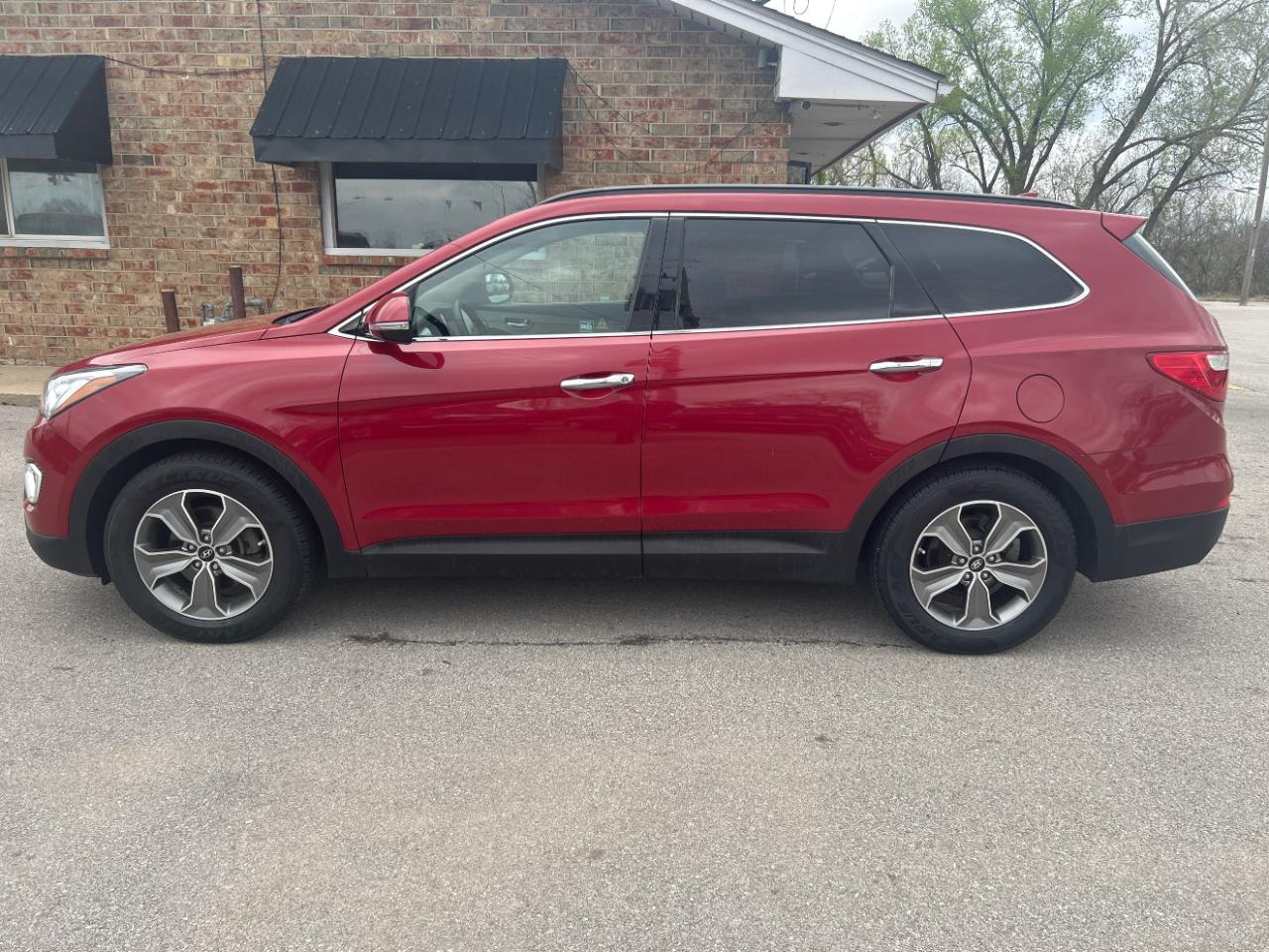 Hyundai Santa Fe FWD 4dr GLS 2013