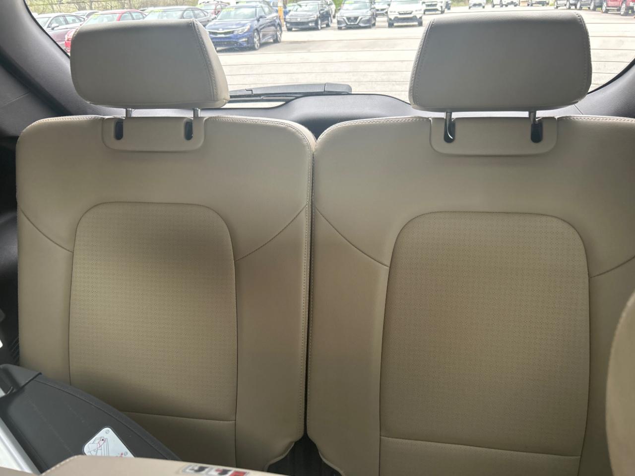 Hyundai Santa Fe FWD 4dr GLS 2013