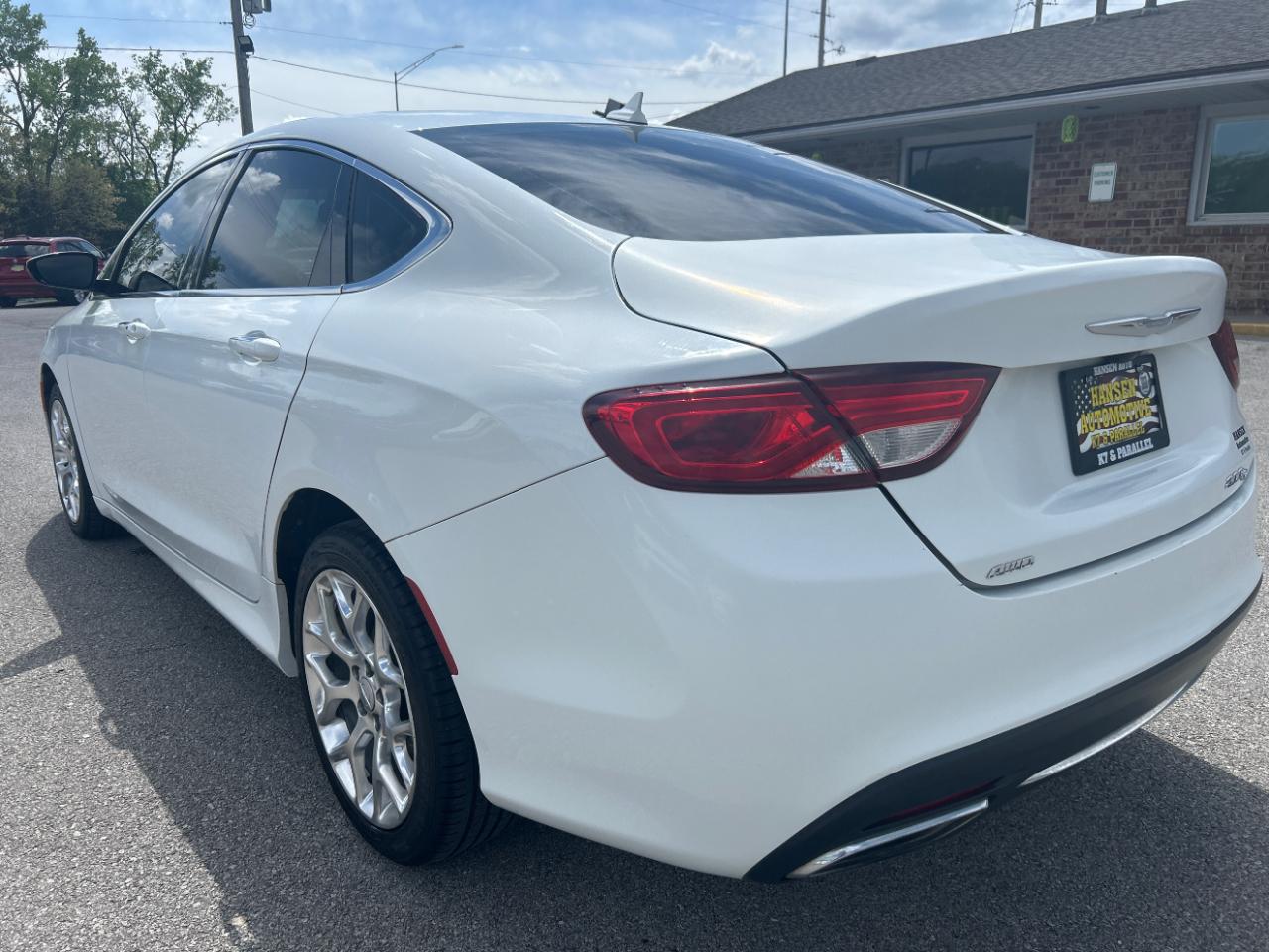Chrysler 200 4dr Sdn C AWD 2015