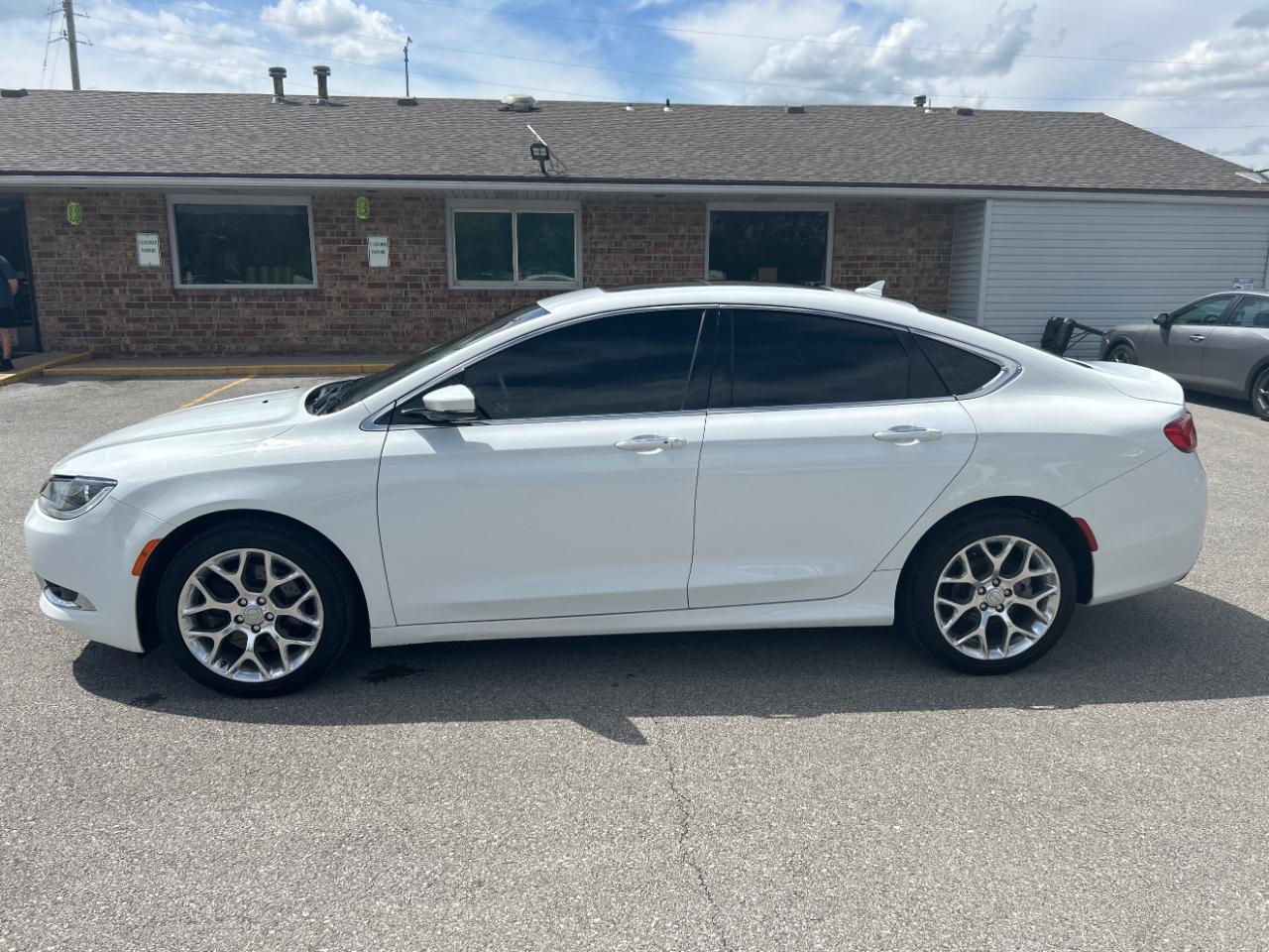 Chrysler 200 4dr Sdn C AWD 2015